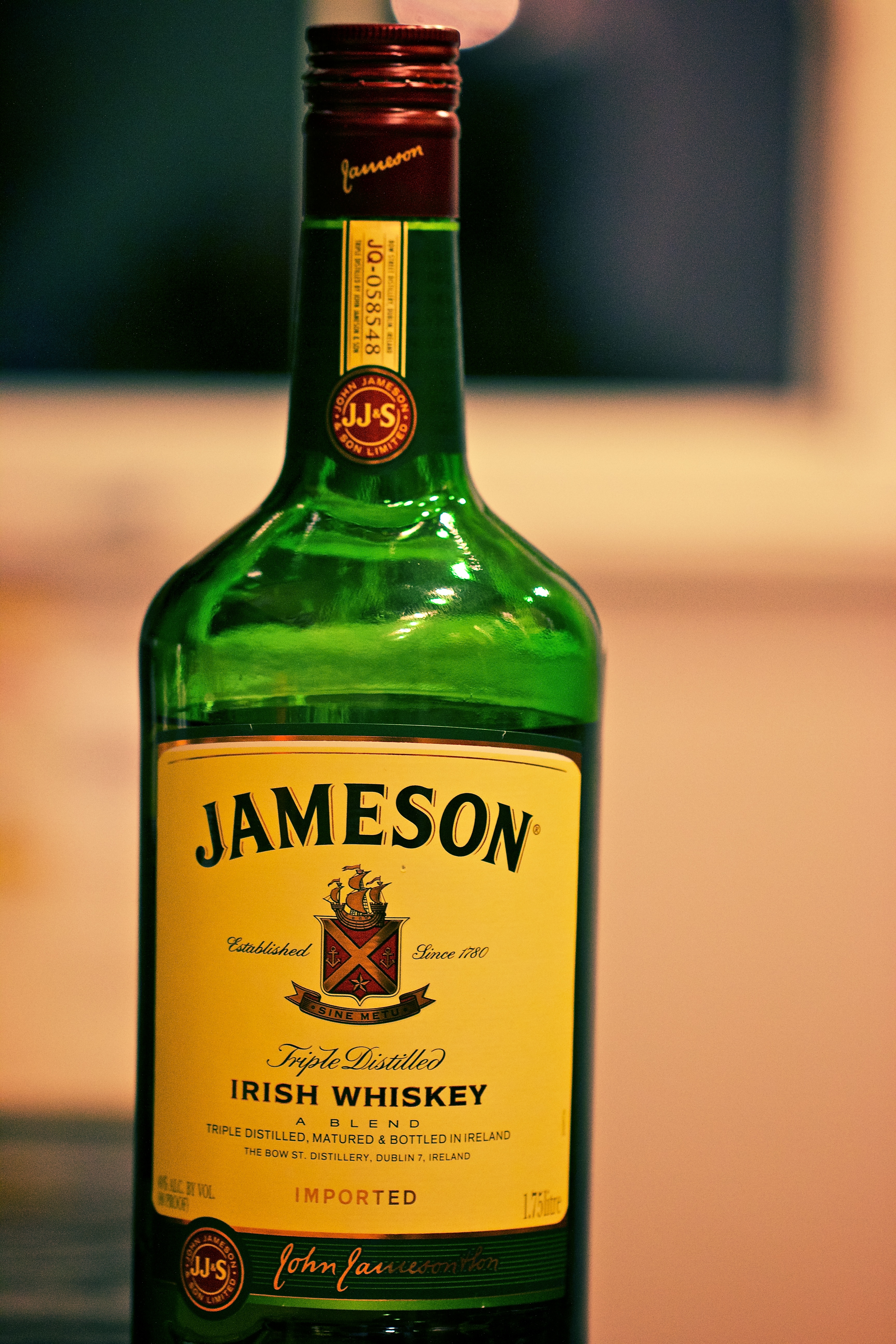 Read more about the article Jameson Irish Whiskey: JAWS Rating 7.8/10